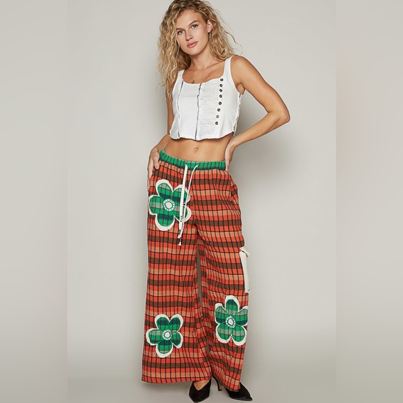 POL Red and Green Wide Leg Pants - Picture 2 of 6